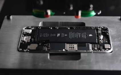 苹果liam机器人拆解一部iphone只需11秒 成功率高达97%