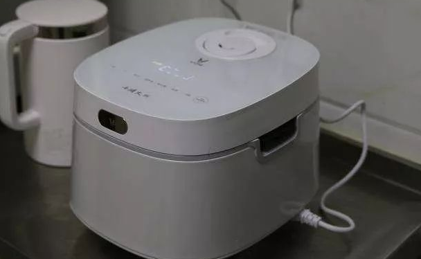 新增长点!小家电替代传统家电，逆流而上!成为家电新增长点