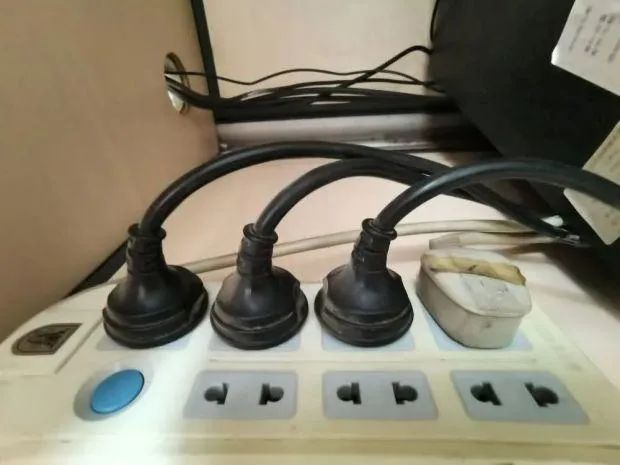 电器全关仍收到缴费提醒，是谁在“偷吃电”？-爱博绿