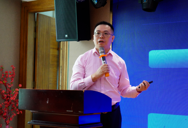 爱博绿创始人：唐百通