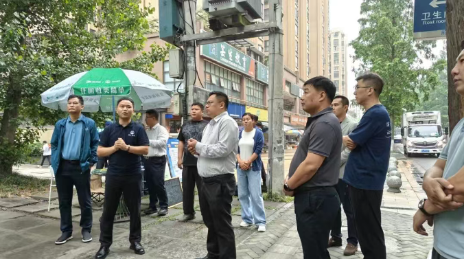 海南省三亚市崖州区副区长陈隆一行考察调研爱博绿成都“两网融合”运营体系